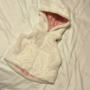 🦋 4/$15 Fur hooded vest